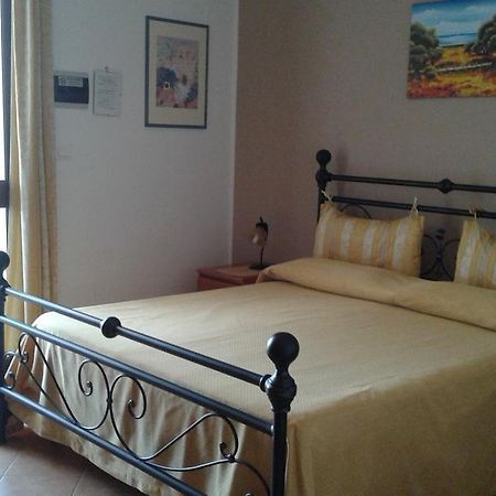 B&B Il Giardino Degli Ulivi Torre Santa Sabina Extérieur photo